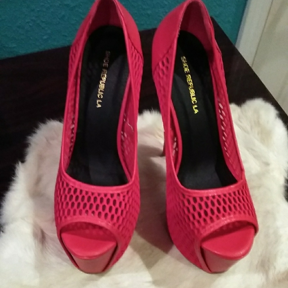 Heels - Picture 3 of 5